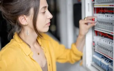 Plus de lumière mais disjoncteur ok : causes possibles et solutions pratiques