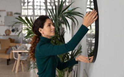Comment accrocher un miroir au mur facilement ?